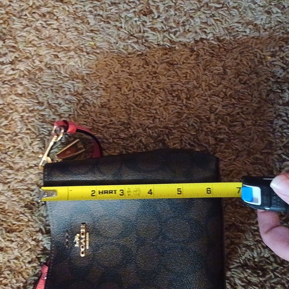 Coach mini bucket bag in signature canvas - Picture 6 of 8